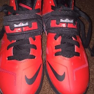 Lebron James basketball shoes